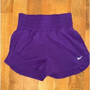 Nike One ultra high waisted shorts - size medium